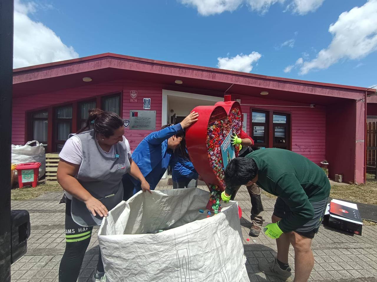 Invitan a la comunidad a participar en campaña de reciclaje impulsada en Máfil